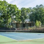 Tennis court at the overlook sandy springs apartments